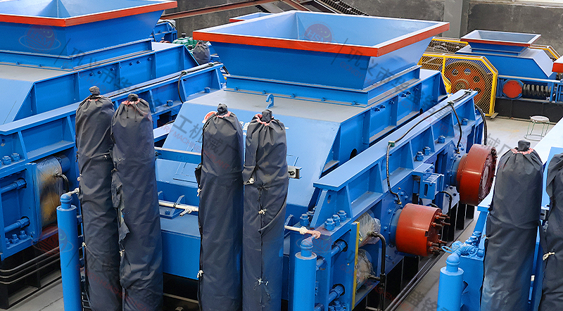 1510液壓對輥制砂機(jī)多少錢一臺(tái) 1510液壓對輥制砂機(jī)多少錢一臺(tái)